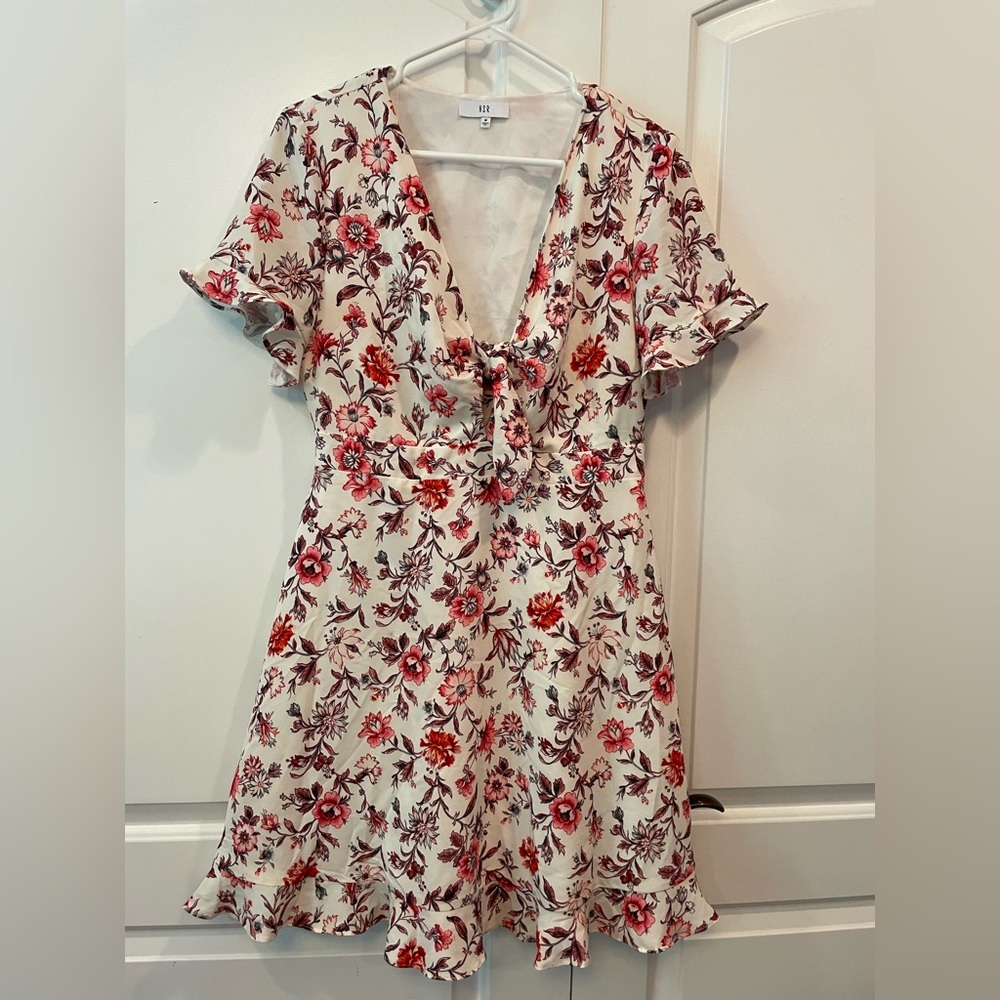 NSR women’s spring or summer floral dress. Above the knee. Zipper in back.